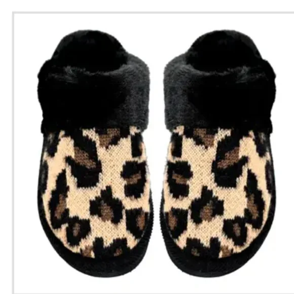 Leopard Knitted C.C Slippers size small 6-8 - Picture 1 of 1